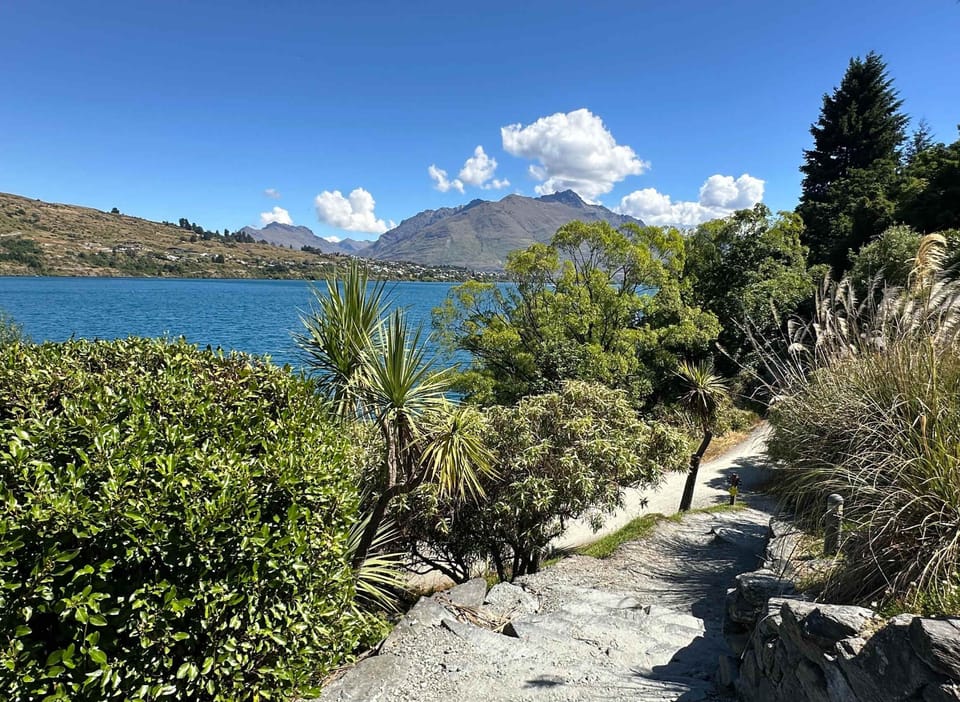 The path down to the Frankton walking and cycling track... less than 50 metres from the house.