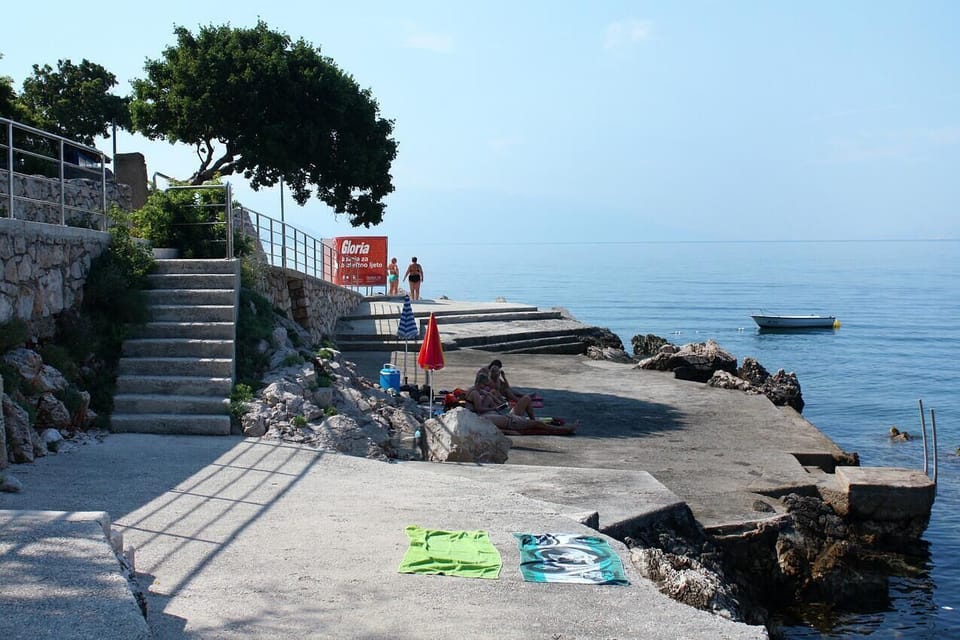 Nearby beaches