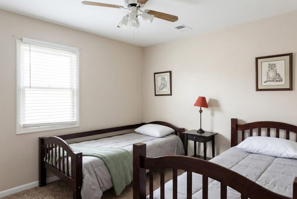 Plenty of space with two twin beds