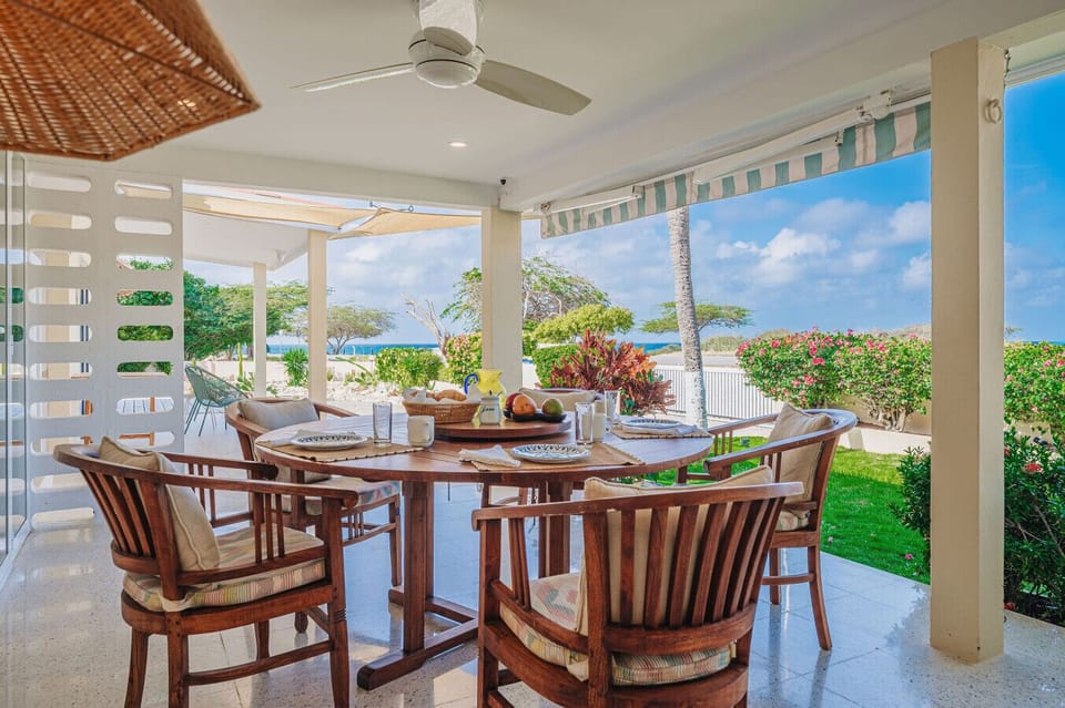 Breakfast with ocean views. Good for the soul.