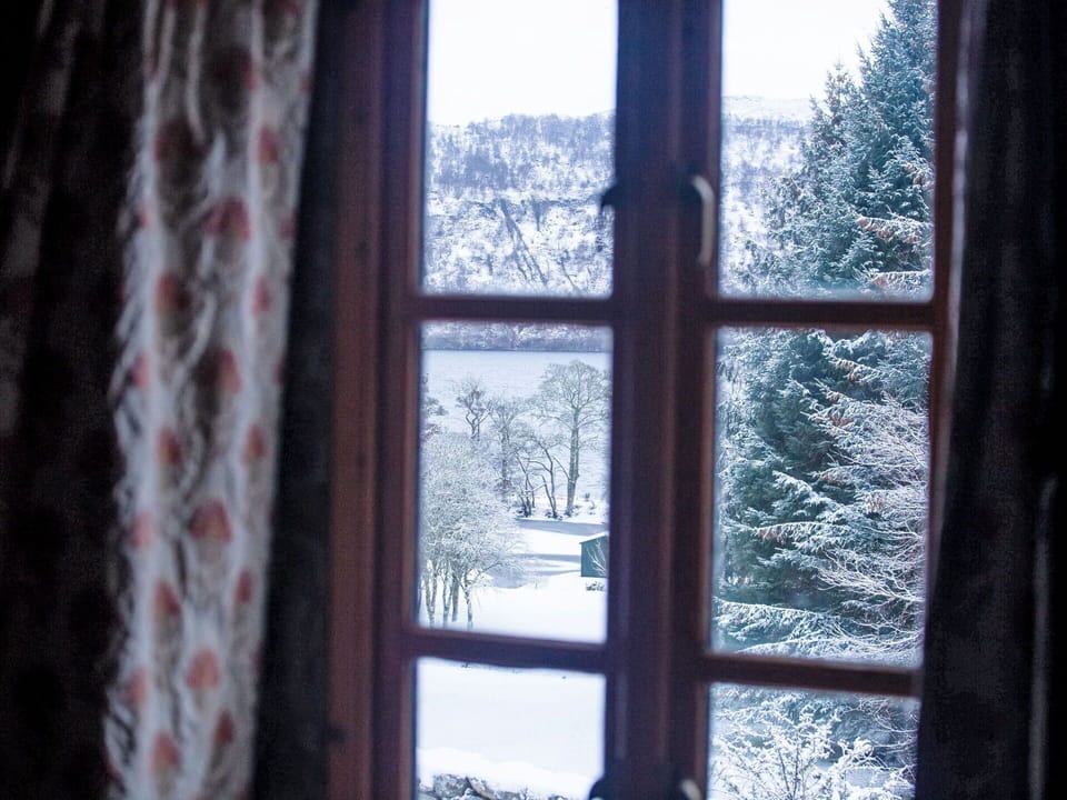 House, Home, Cottage, Estate, Driveway, Balcony, Siding, Villa