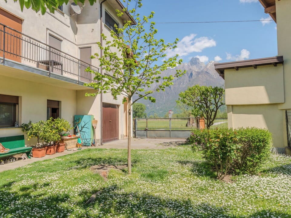 House, Home, Groundcover, Mountain Range, Garden, Lawn, Yard, Landscaping, Backyard, Ridge