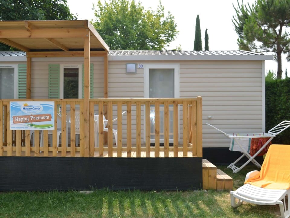 House, Home, Cottage, Estate, Driveway, Balcony, Siding, Villa