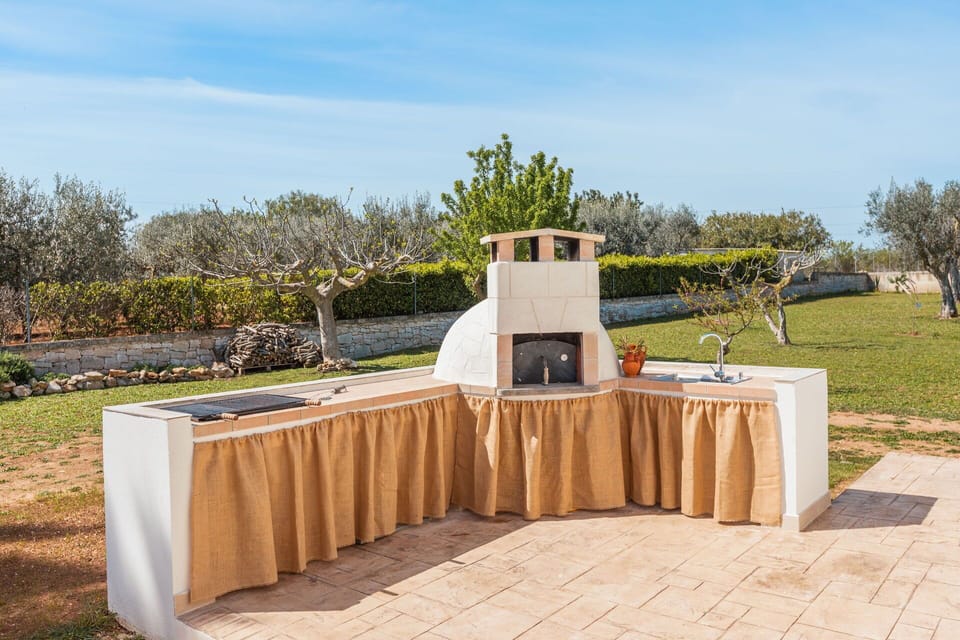 Garden, Backyard, Shade, Landscaping, Yard, Outdoor Structure, Patio, Houseplant, Tile
