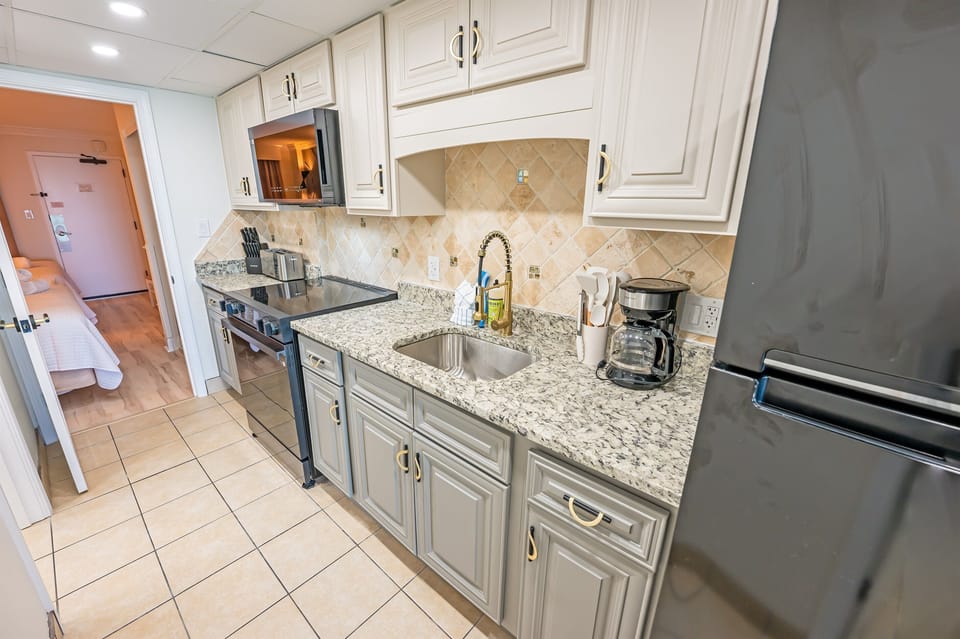 Large Kitchen Area