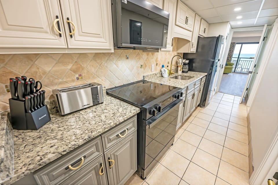 Large Kitchen Area