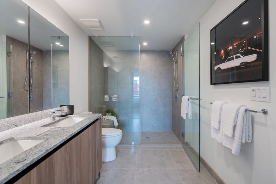 Level Hollywood - Two Bedroom Suite (29)