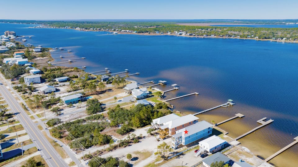 Bama Boat House is a total of 8 bedrooms and 6 bathrooms
