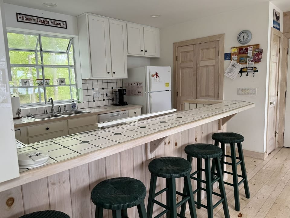 Breakfast bar
