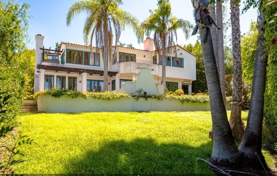 Huge Backyard for Family Gatherings.