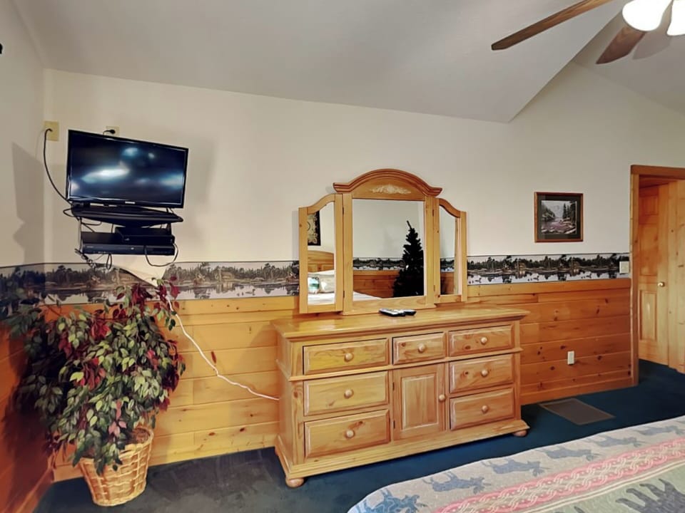 Third Floor, Third Bedroom