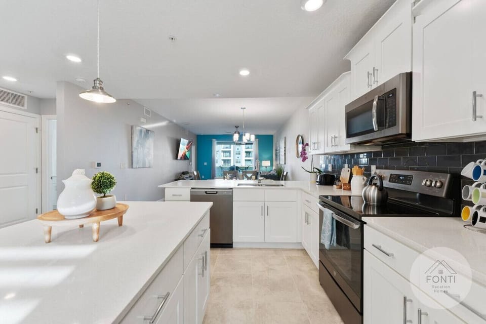 Kitchen! #Disney #Parks #kingdom #springs #StoreyLake #resort #Apartment #Vacation #Rental #waterpark #Kissimmee #Orlando #universal #citywalk