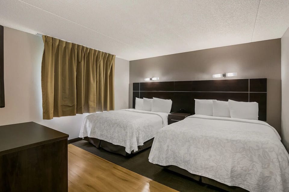 Unit with 2 Queen beds