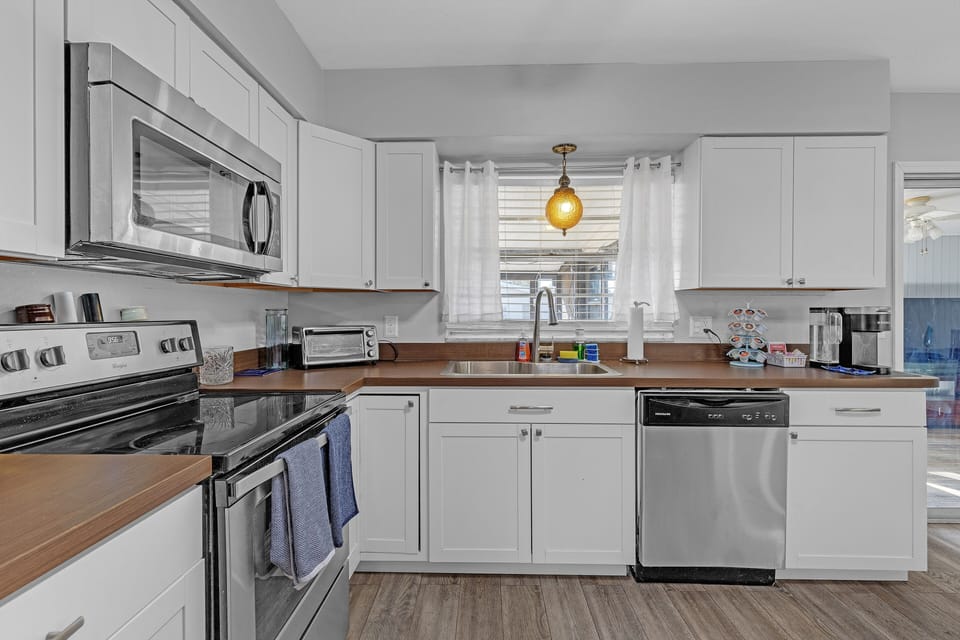 Indoors, Kitchen, Washer, Sink, Microwave