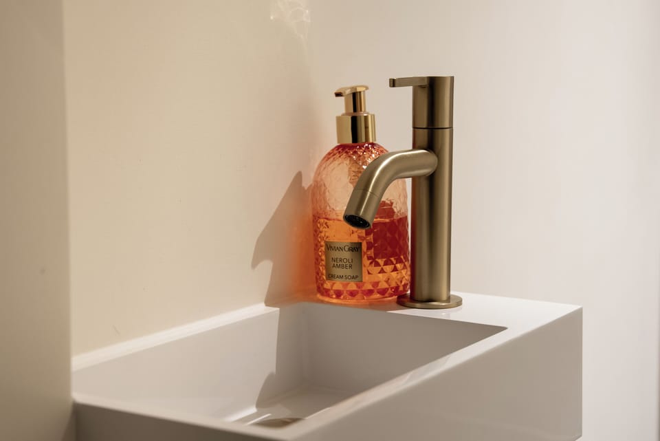 Bathroom amenities