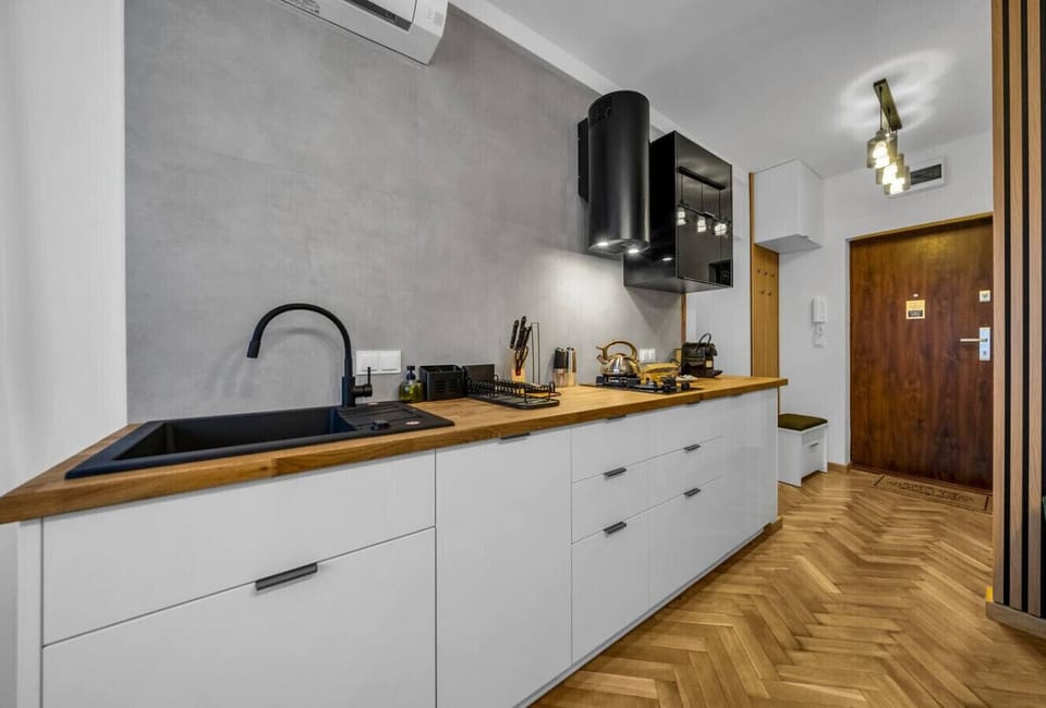 Kitchen with A/C | Book Now with RENTUJEMY.COM