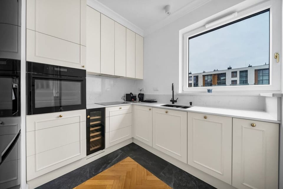 Kitchen with Dishwasher | Book Now with RENTUJEMY.COM