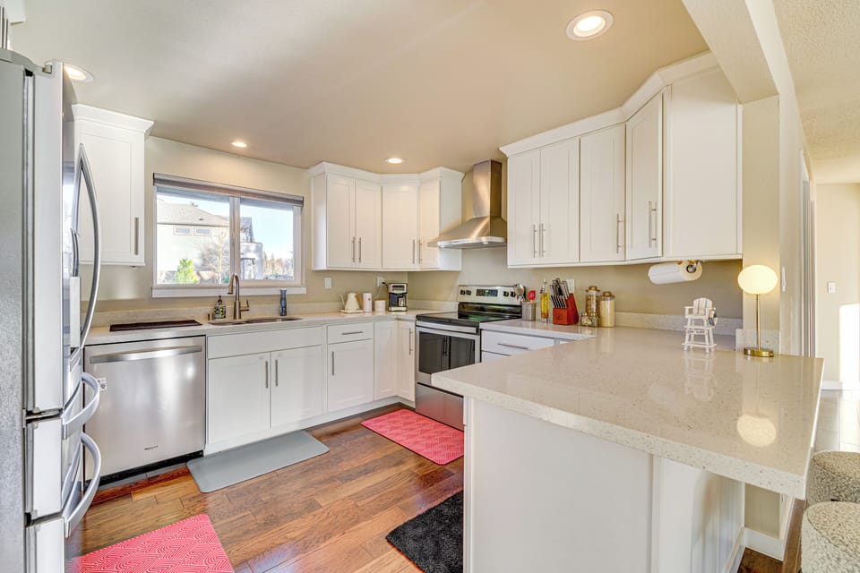 Kitchen | Main Level | Cooking Basics | Drip Coffee Maker | Microwave | Blender