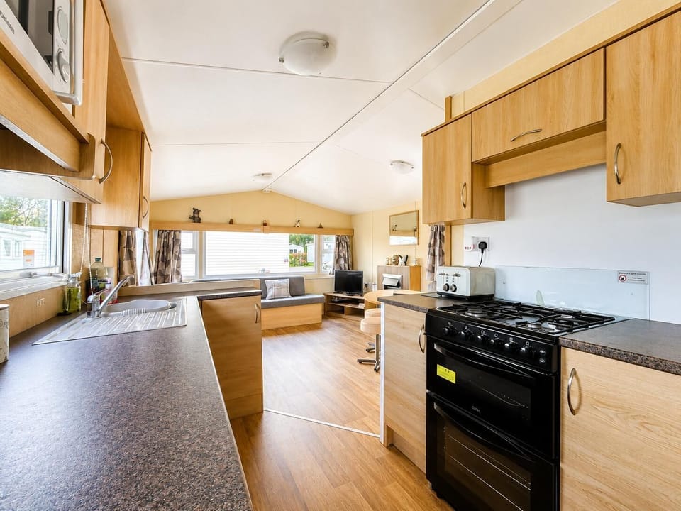 Planning a staycation in the UK? Enjoy caravan holidays Lincolnshire at Southview Caravan Park Skegness, complete with cosy bathrooms in a caravan for your comfort.