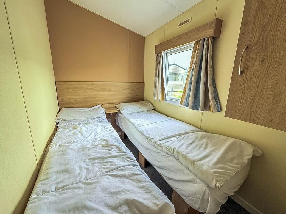 Experience the best of caravan holidays UK at Southview Holiday Park Skegness, where you can enjoy comfortable bedrooms in a caravan and bring your furry friends along for dog friendly weekend breaks.