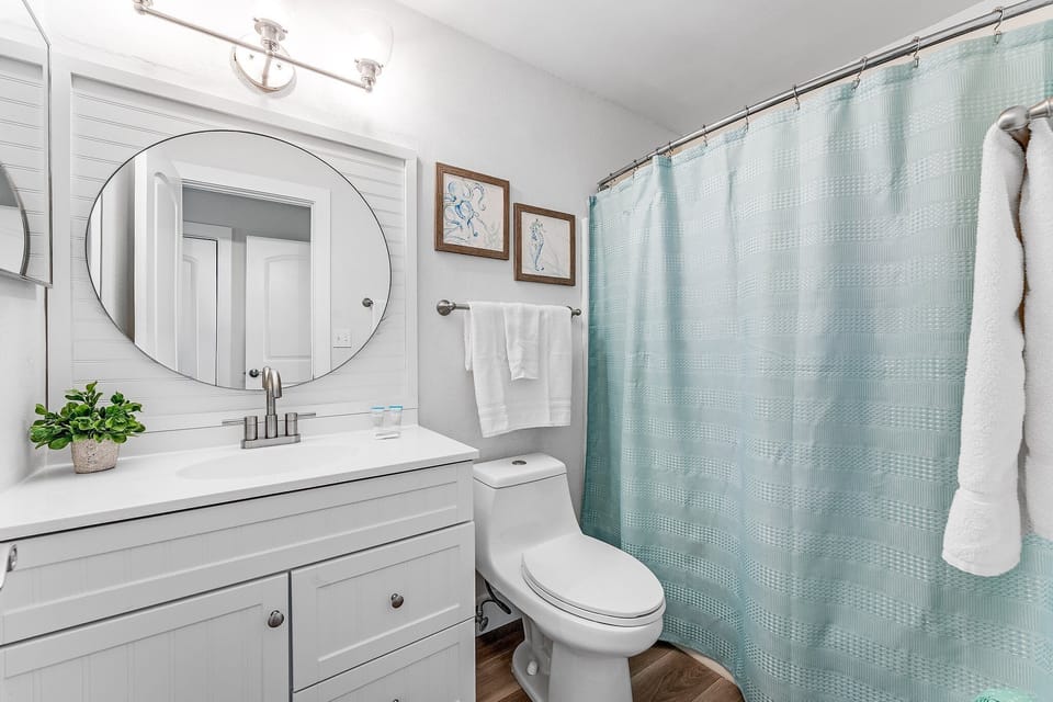 2nd bathroom