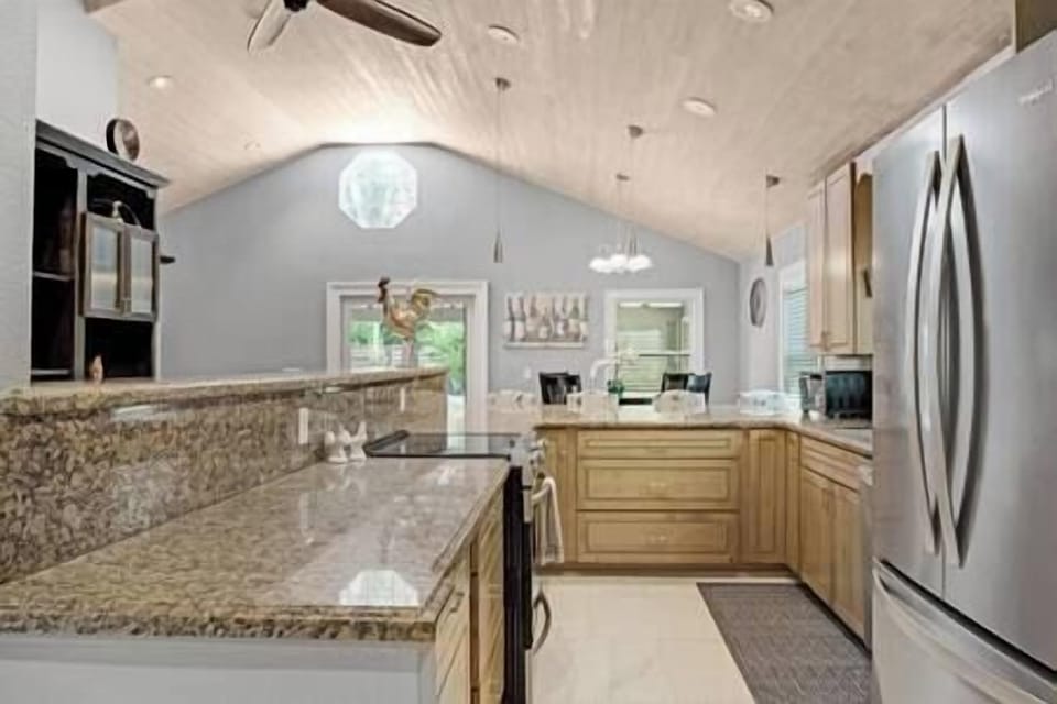 Beautiful fully equipped kitchen