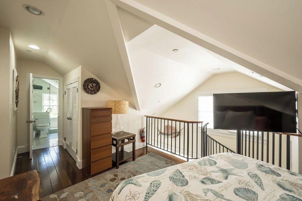 Upstairs Primary Suite