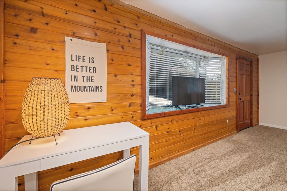 Desk in bonus room
