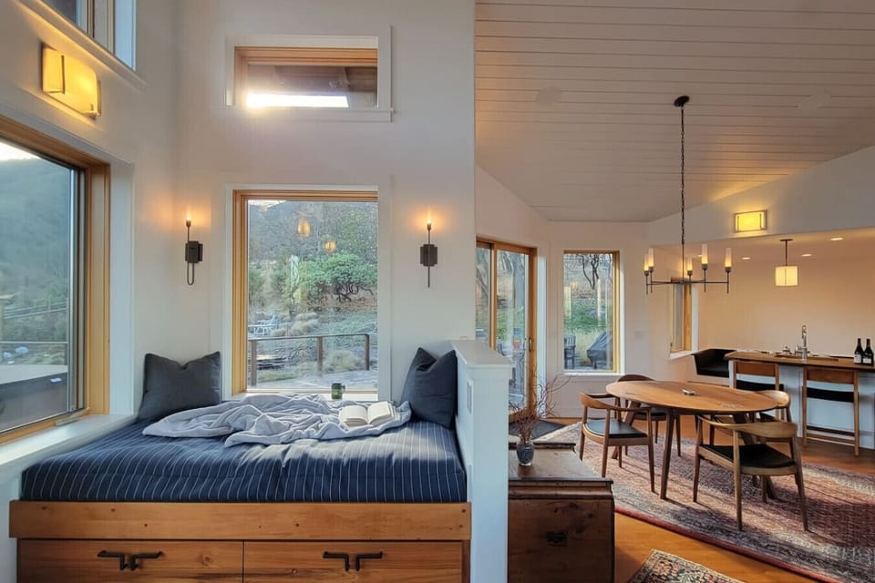 Day bed perfect for afternoon naps or enjoying the views