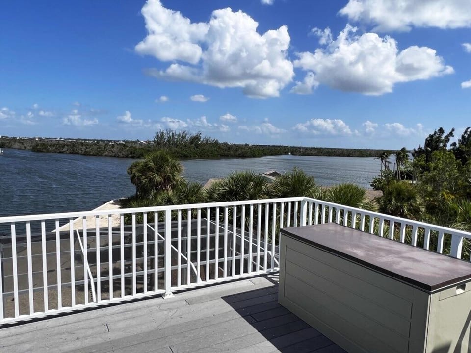 4BR Bayfront Home – Dock, Pool & Beach Access (2020)