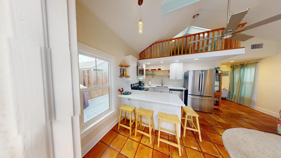 Kitchen and Bar top seating