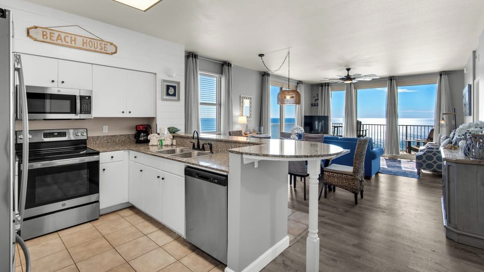 Shores of Panama 1831 Kitchen Area