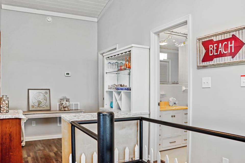 Upstairs with Full Bathroom