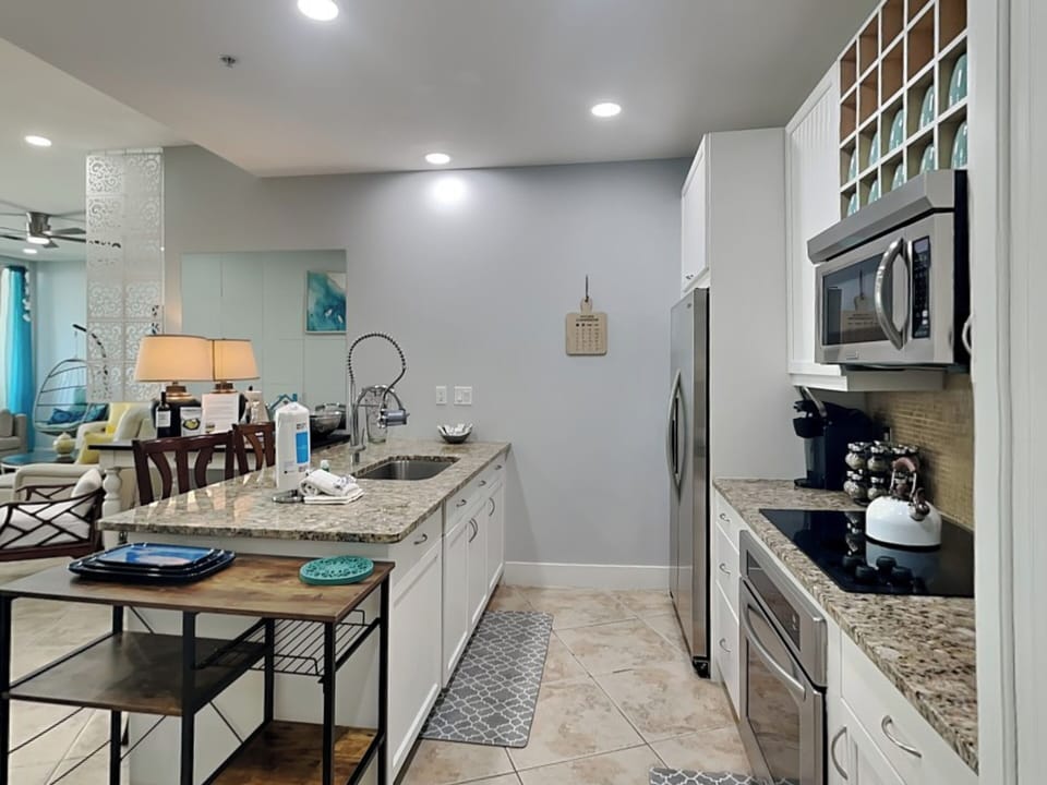 Full Size Kitchen