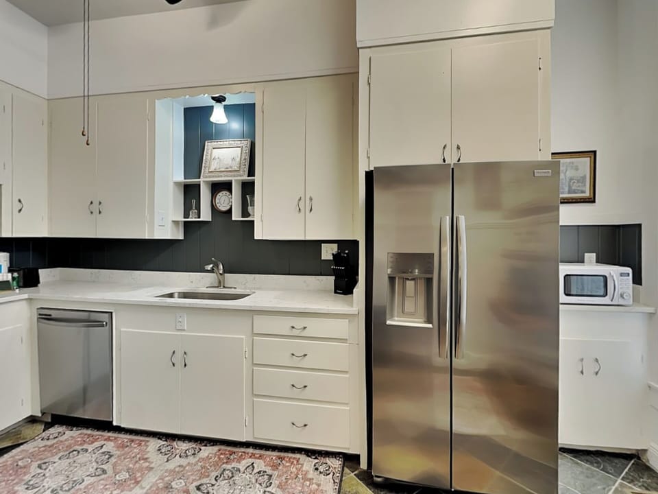 Full Size Kitchen