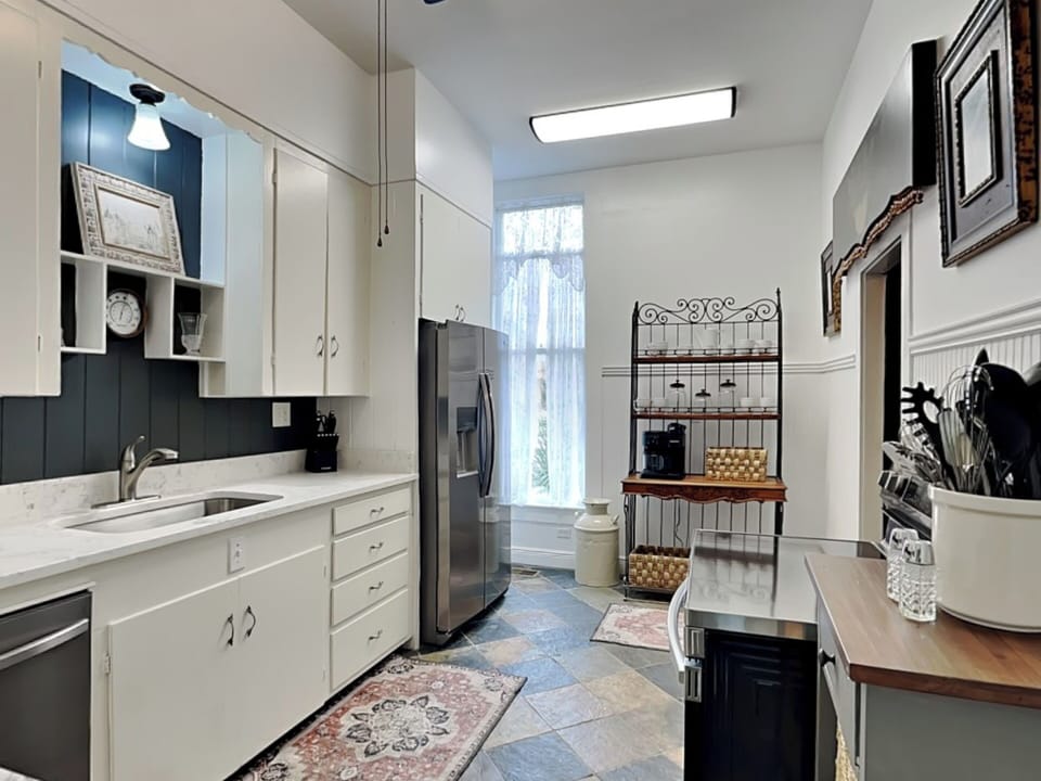 Full Size Kitchen