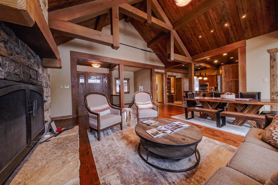 Main living and dining area with TV