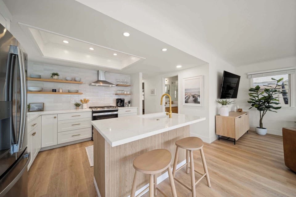 Counter seating at the full kitchen 