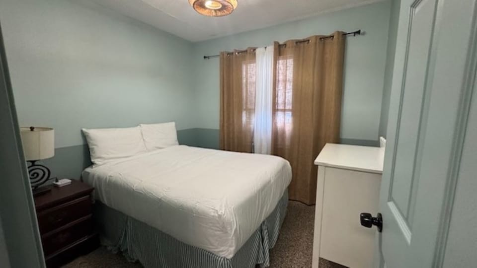 Bedroom 2 - 1 Full/Double Bed
