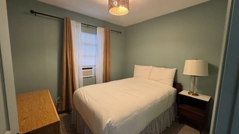 Bedroom 2 - 1 Full/Double Bed
