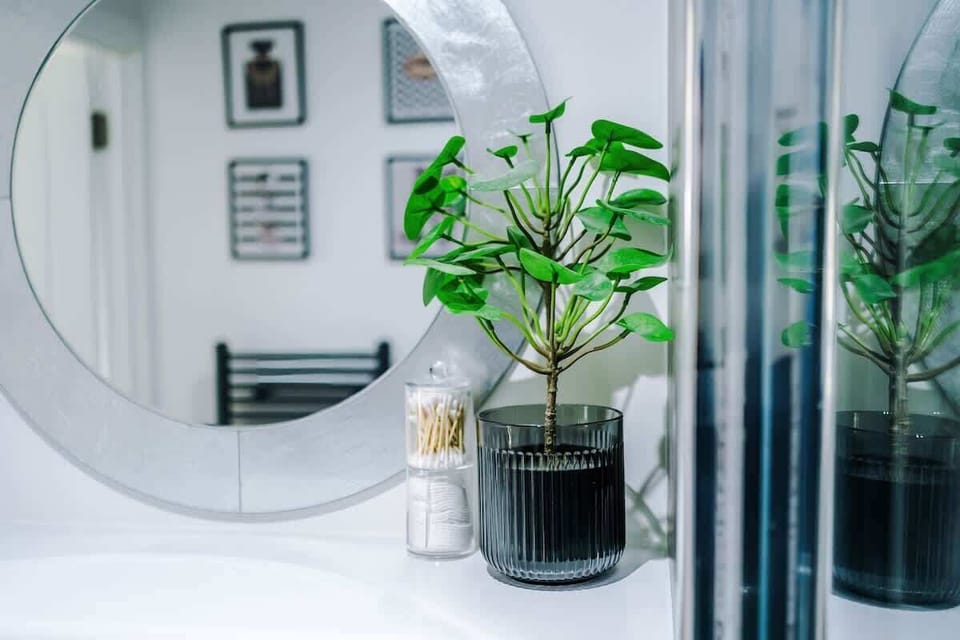 Full bathroom