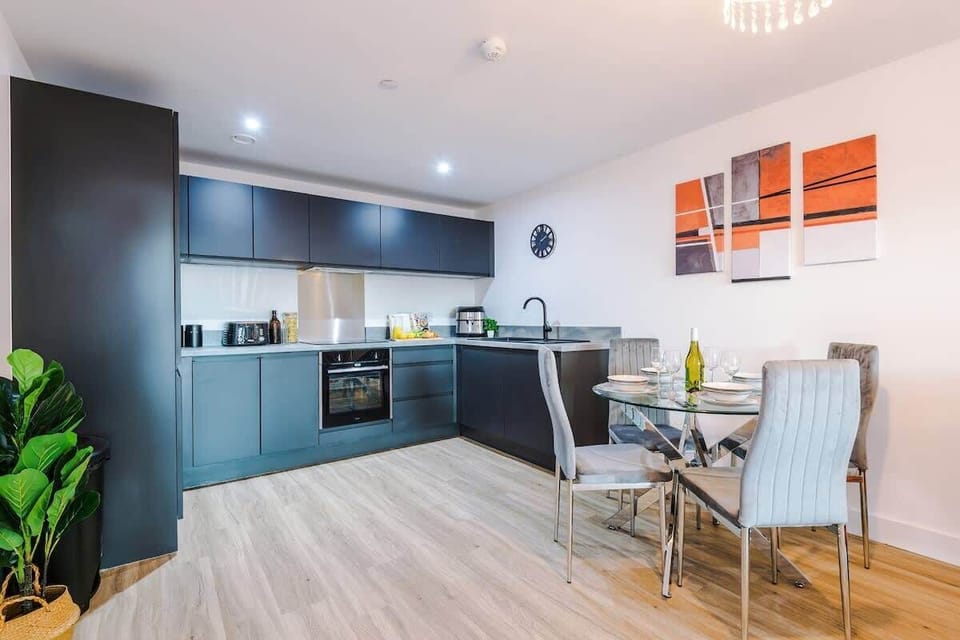 Full kitchen