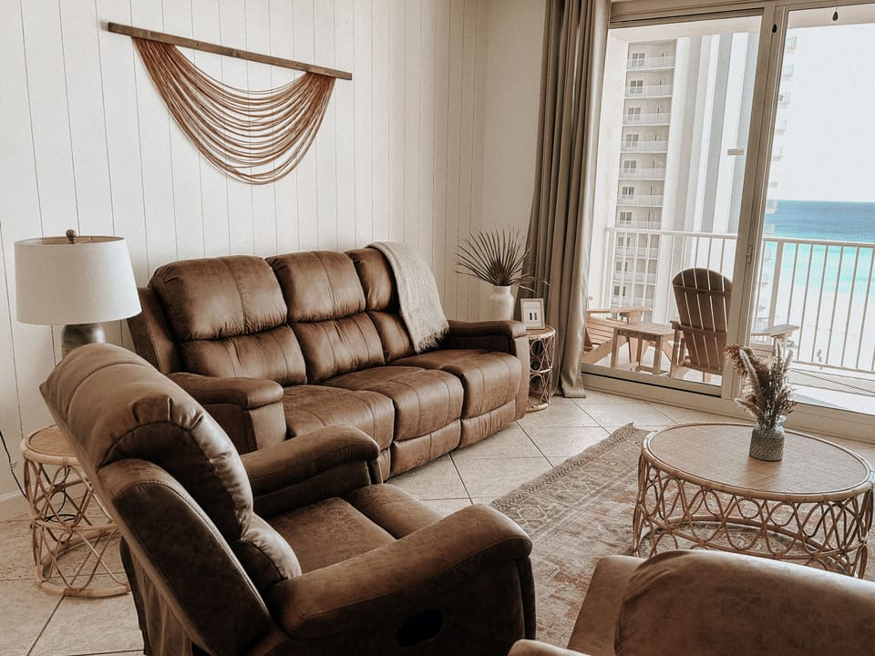 Relax in the reclining sofa and chairs.
