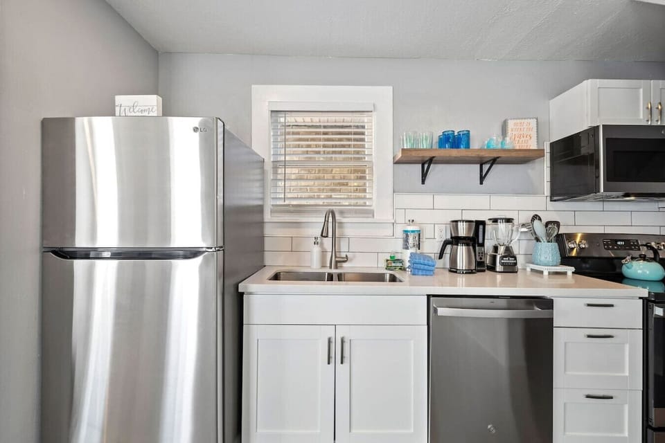 A kitchen perfect for preparing meals for the family!