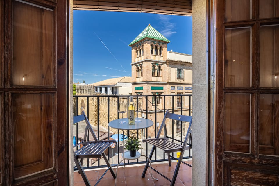 Nearby landmark,Balcony/Terrace