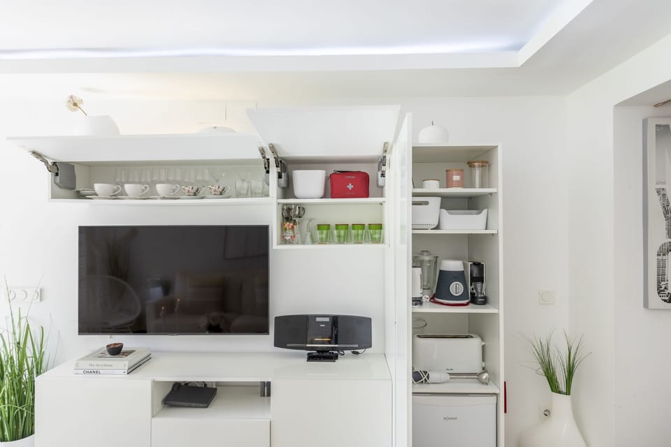 Communal lounge/ TV room,TV and multimedia