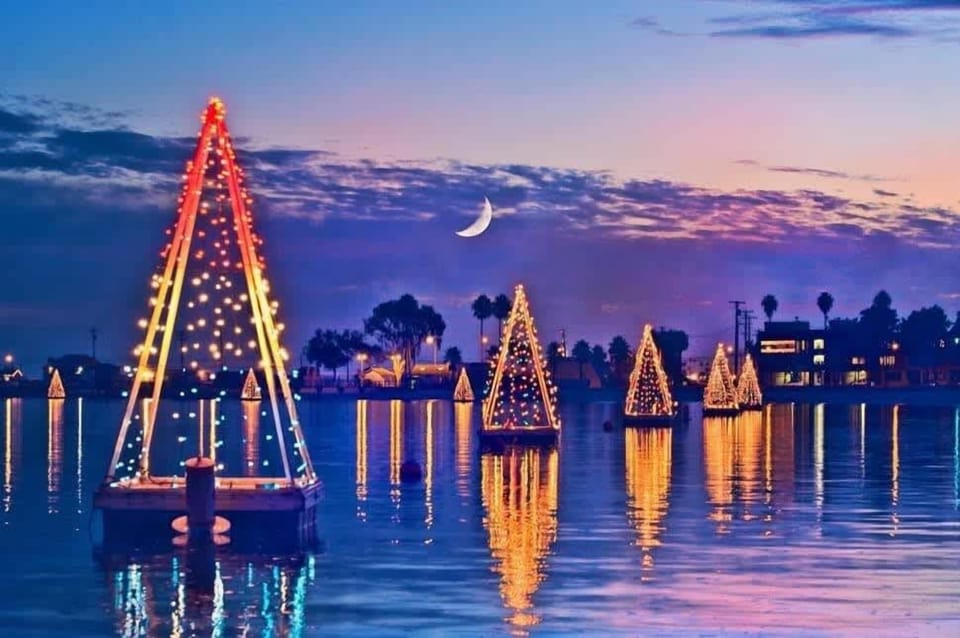 A Belmont Shore tradition - holiday water trees lit up from Thanksgiving through New Years.  Gorgeous to walk and see these, and the many decorated houses.