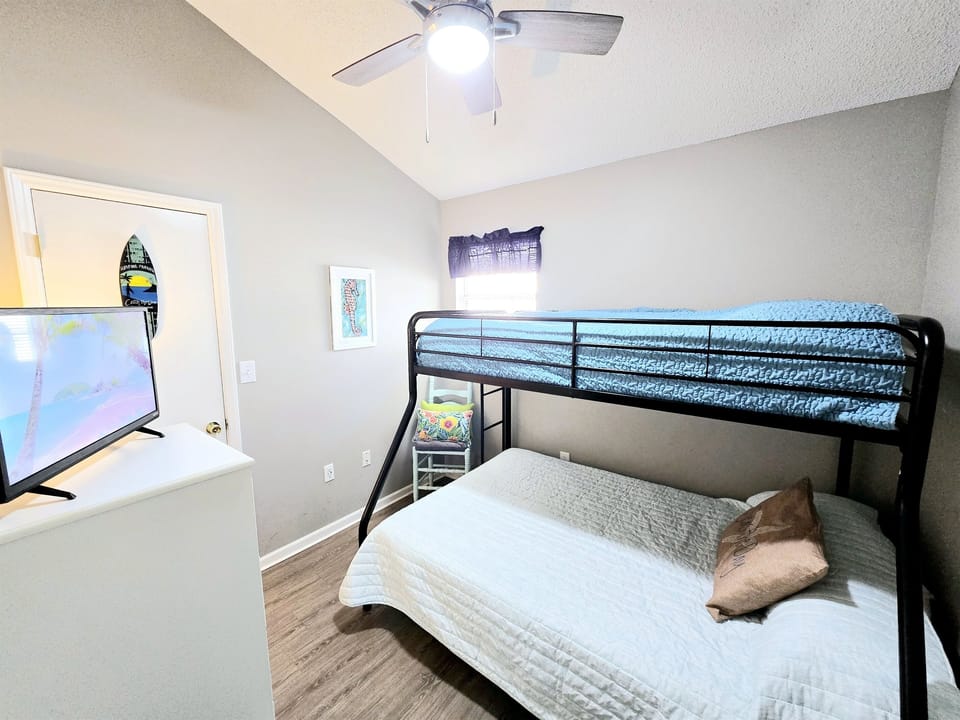 Bedroom 3 - Twin over Dbl Bunk
