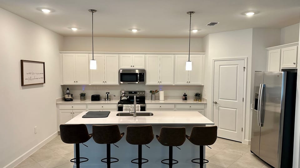 Eat in kitchen