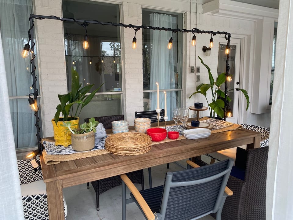 Outdoor dining